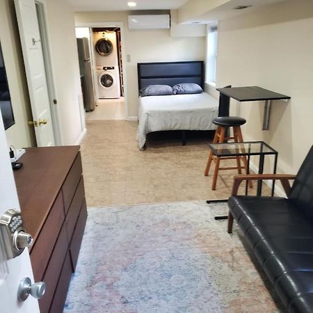 Sts - Single Traveler Studio -Black Door Washington Bagian luar foto